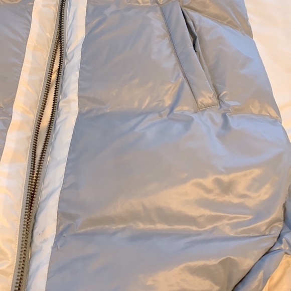 Sundance puffer vest silver cream removable hood and fur M - Picture 8 of 12